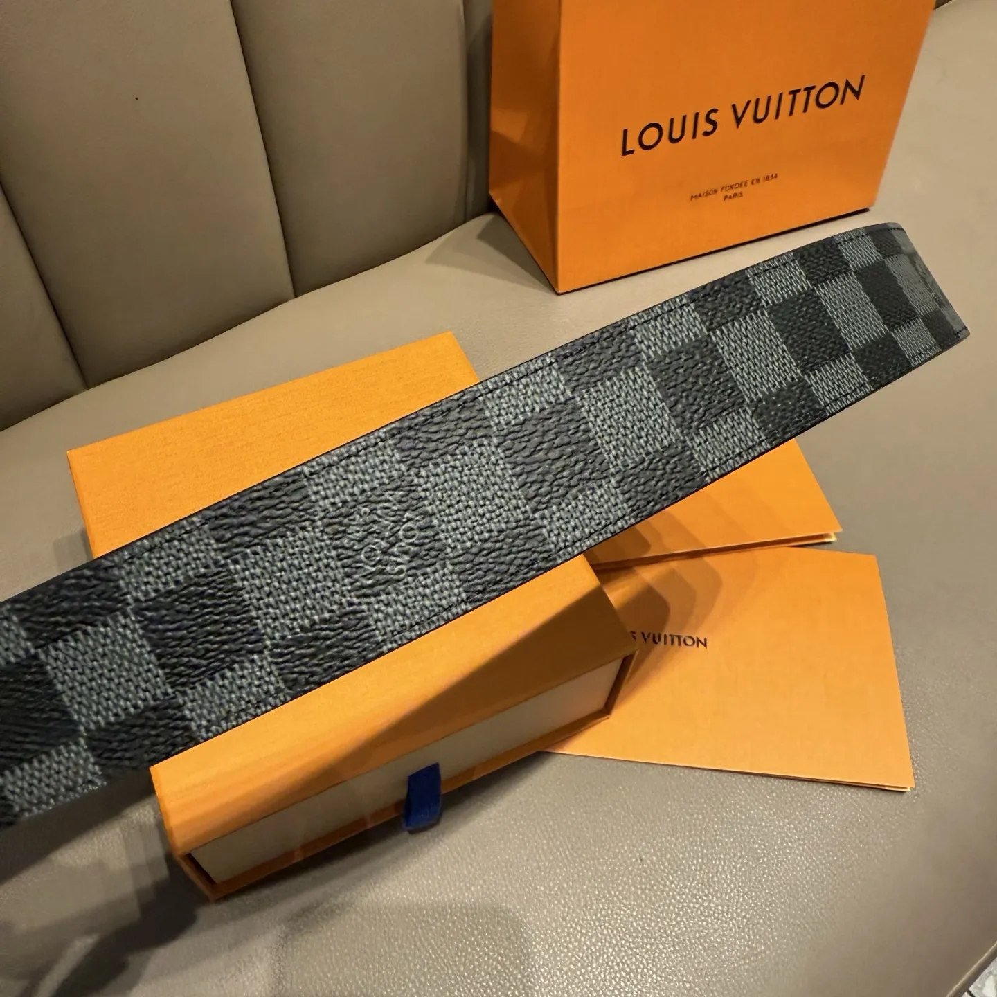 LOUIS VUITTON Мужской ремень коровья кожа