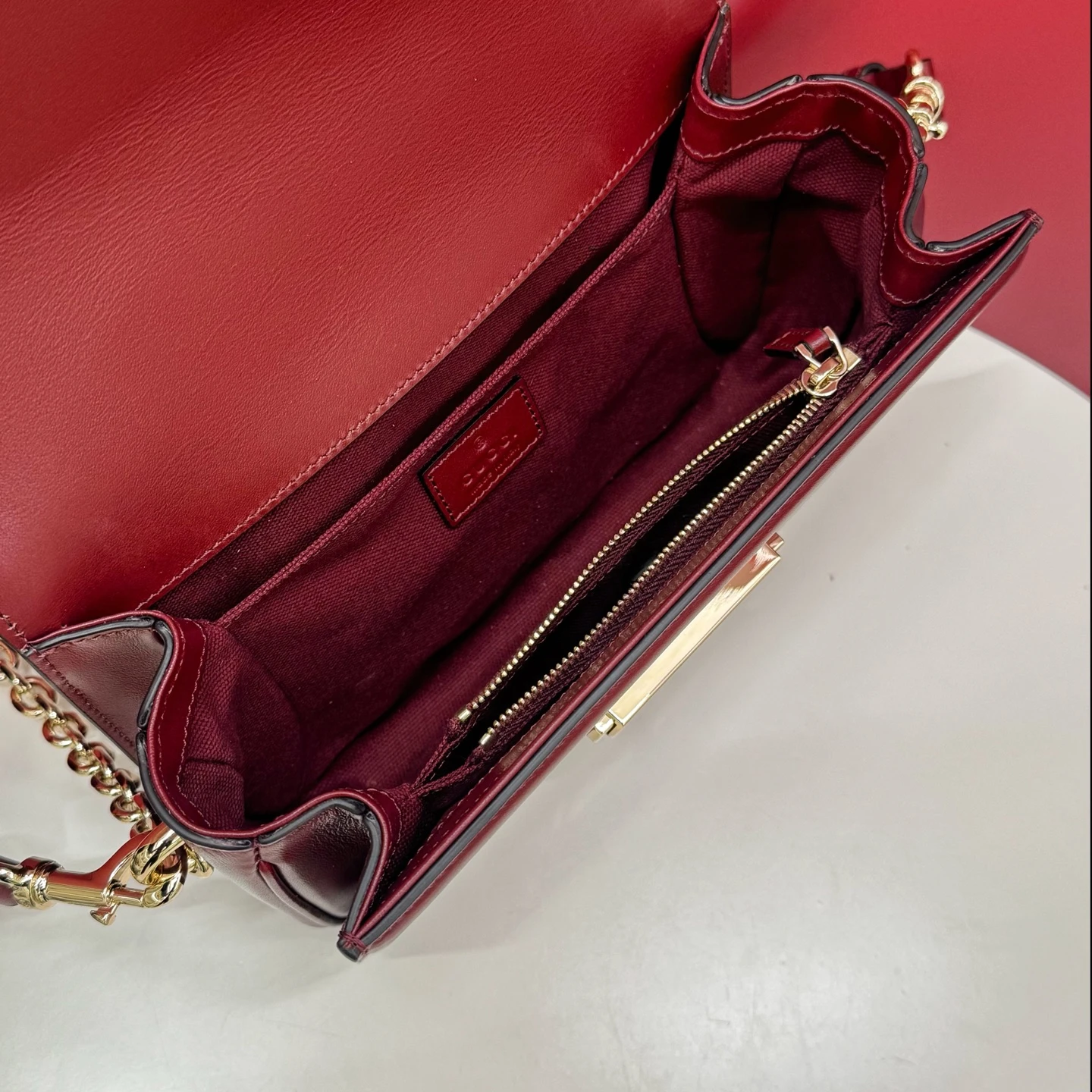GUCCI Женская сумка Gucci go small shoulder bag