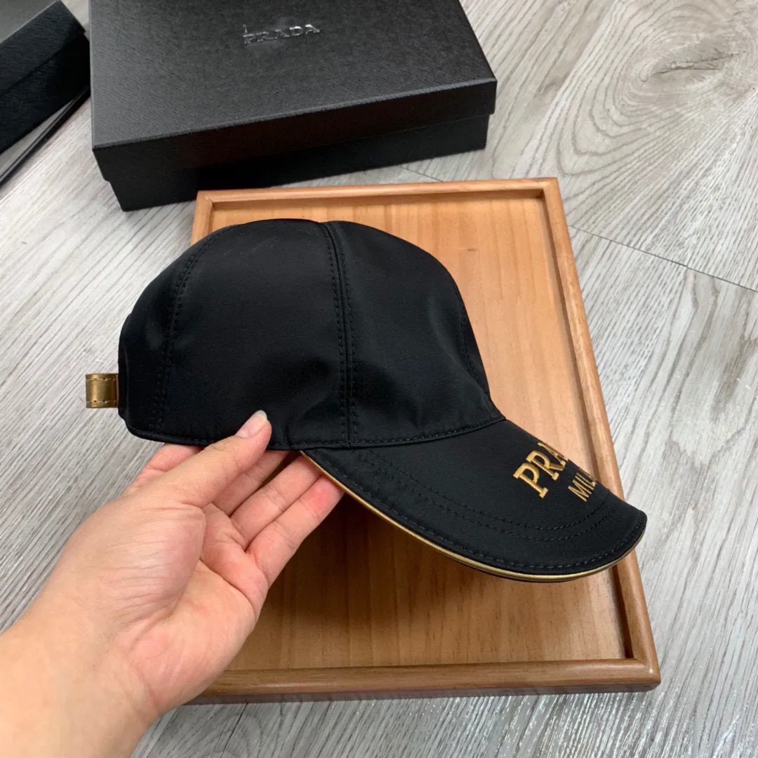 PRADA Мужская бейсболка