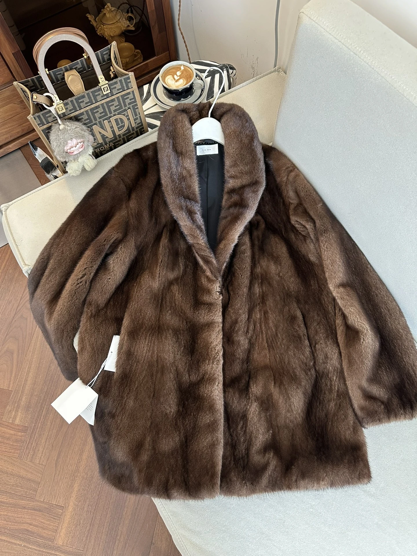 THE ROW Женская шуба из норки THE ROW Женская шуба из норки