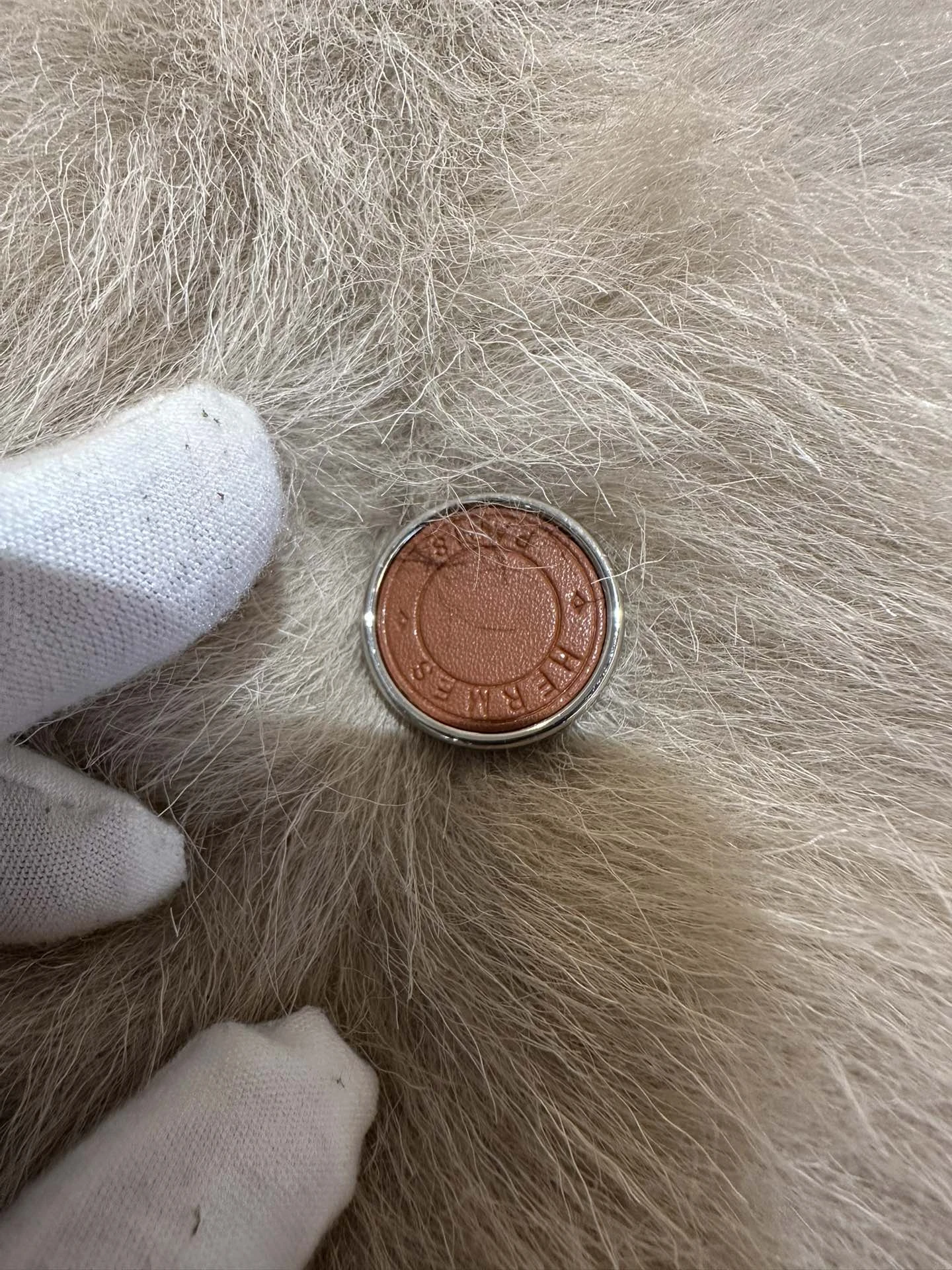 HERMES Женская шуба из овчины бежевая HERMES Женская шуба из овчины бежевая