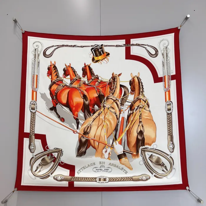 HERMES Платок из шелка