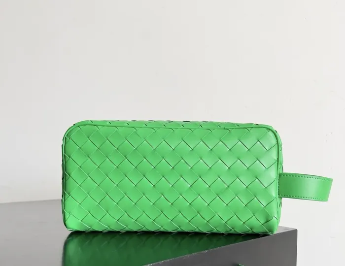 BOTTEGA VENETA Сумка Intrecciato Travel Pouch