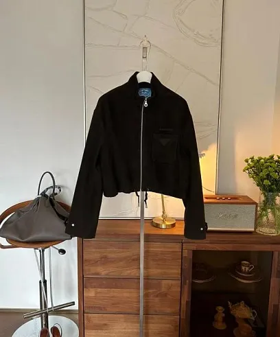 PRADA Женская куртка из замши