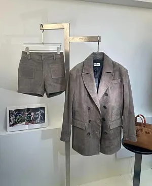 SAINT LAURENT Женский костюм из замши с шортами