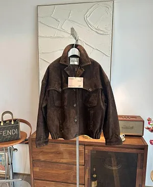 MIU MIU Женская куртка из замши темно-коричневая