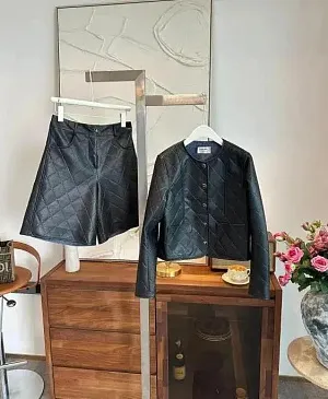 CHANEL Женский кожаный костюм из высококачественной овчины