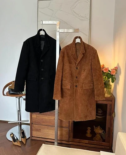 PRADA Женское пальто из замши