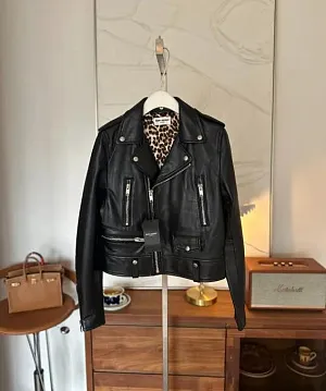 SAINT LAURENT Женская кожаная куртка с анималистичным принтом