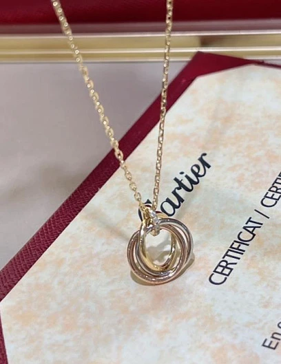 CARTIER Колье Trinity из желтого, розового и белого золота с бриллиантами