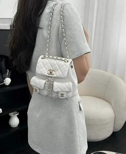 CHANEL Женский Рюкзак 24A Duma Medium