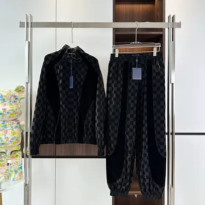 LOUIS VUITTON Мужской костюм