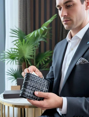 BOTTEGA VENETA Мужское портмоне компактное