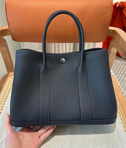 HERMES Женская сумка Garden party 30 см 76/Bleu Indigo Negonda