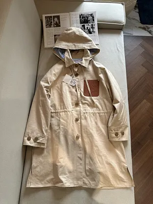 LOEWE Женский плащ