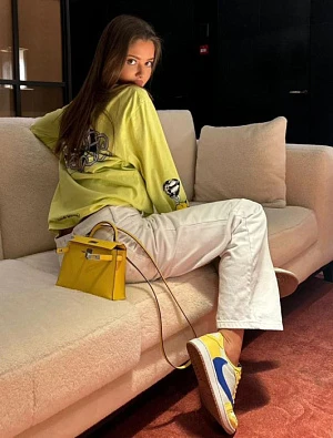 HERMES Женская сумка Kelly mini 19 см M9/Mimosa Chevre