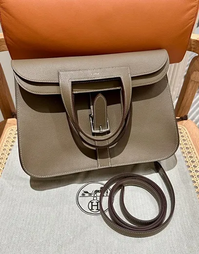 HERMES Женская сумка Halzan 31 см 18/Etoupe Swift