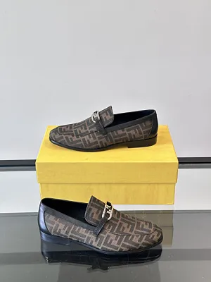 FENDI Мужские лоферы коричневые с фирменным принтом
