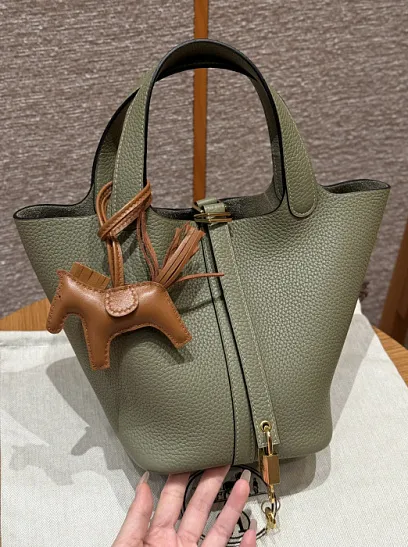 HERMES Женская сумка Picotin Lock 18 см Q1 Clemence