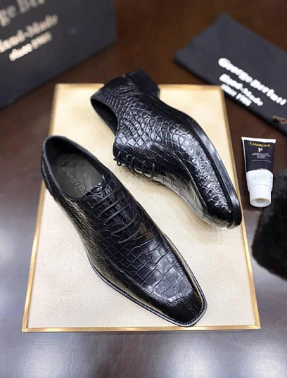 BERLUTI Мужские туфли из кожи крокодила в черном оттенке