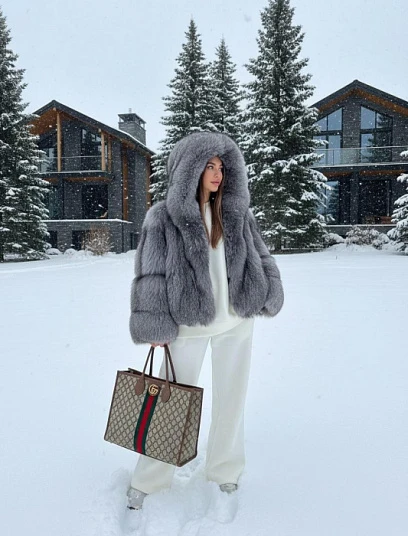 CHRISTIAN DIOR Женская шуба из меха лисы