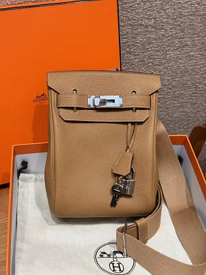 HERMES Женская сумка Hac a dos 28 см 21/Natural sable Togo