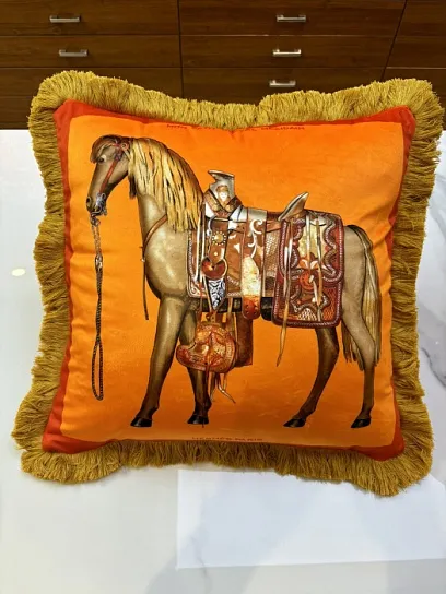 HERMES Подушка из бархата с лошадью