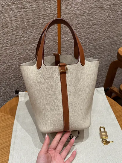 HERMES Женская сумка Picotin Lock 18 см 10/Craie 37/gold Clemence