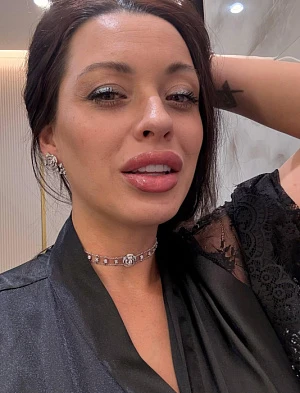 CHANEL Женское колье и серьги 