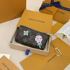 LOUIS VUITTON Ключница