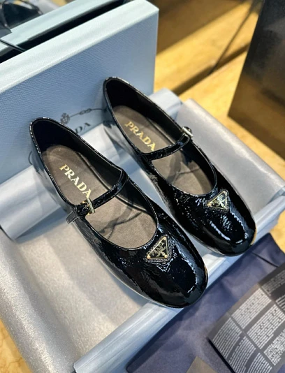 PRADA Женские балетки из лакированной кожи