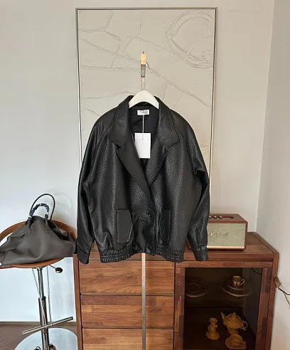 THE ROW Женская кожаная куртка