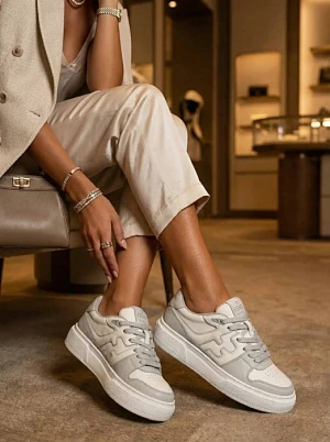 FENDI Женские кроссовки Match