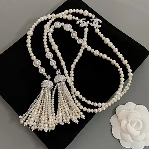 CHANEL Женское жемчужное колье с кисточками