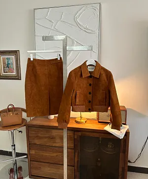 MIU MIU Женский костюм из замши