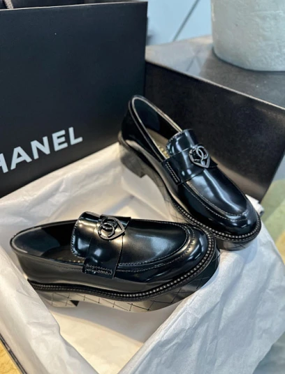 CHANEL Женские лоферы