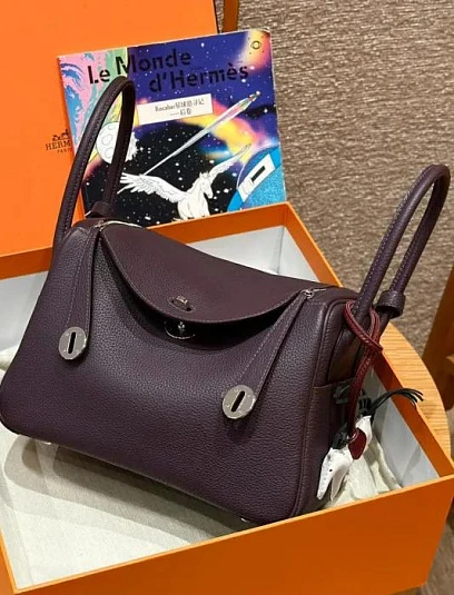 HERMES Женская сумка Lindy 26 см 59/Raysin Clemence
