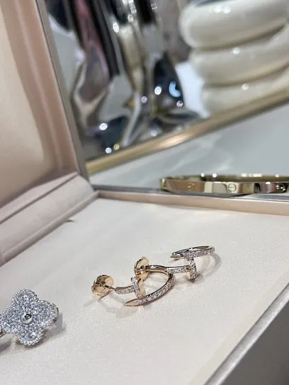 CARTIER Серьги Juste un Clou из розового золота с бриллиантами