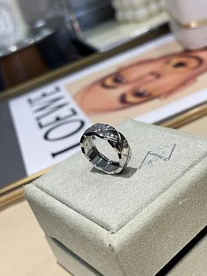 CHANEL Кольцо Coco Crush белое золото 18 карат