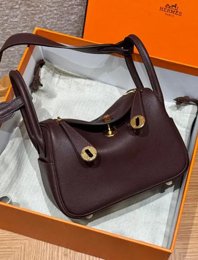 HERMES Женская сумка Lindy 19 см OG Swift
