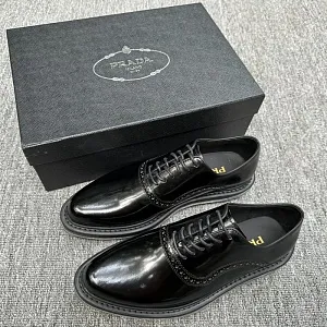 PRADA Мужские броги коровья кожа