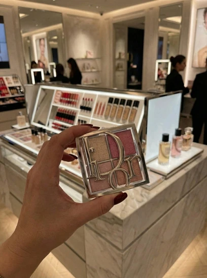 CHRISTIAN DIOR Палитра для лица Dior Backstage Glow Maximizer 004