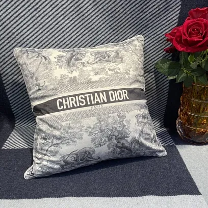 CHRISTIAN DIOR Бархатная подушка