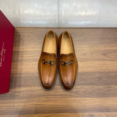 SALVATORE FERRAGAMO Мужские лоферы из коровьей кожи бежевые