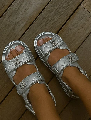 CHANEL Женские серебряные сандалии