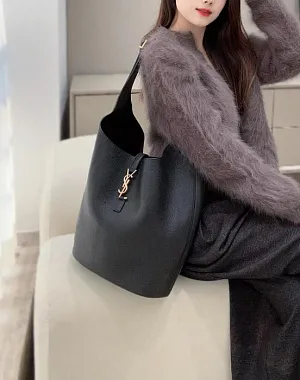 SAINT LAURENT Женская Сумка кожа Le 5 à 7 Hobo 