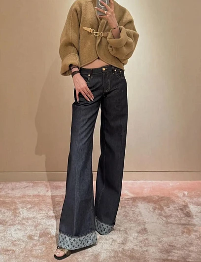 LOUIS VUITTON Женские джинсы