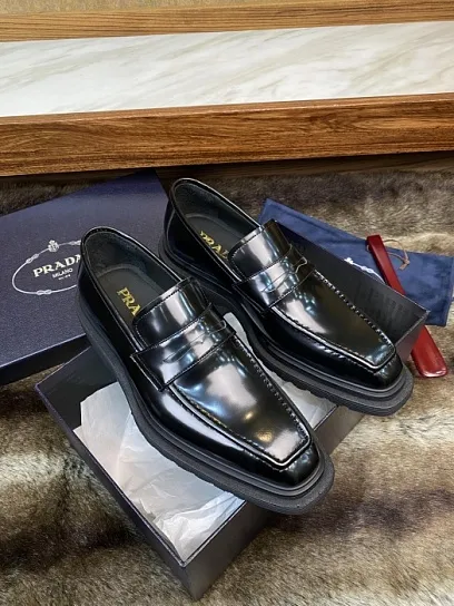 PRADA Мужские лоферы воловья кожа