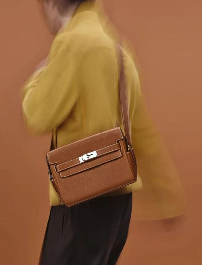 HERMES Женская сумка Kelly Depeches 25 см 37/Gold Togo