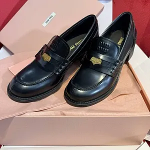 MIU MIU Женские лоферы из яловой кожи